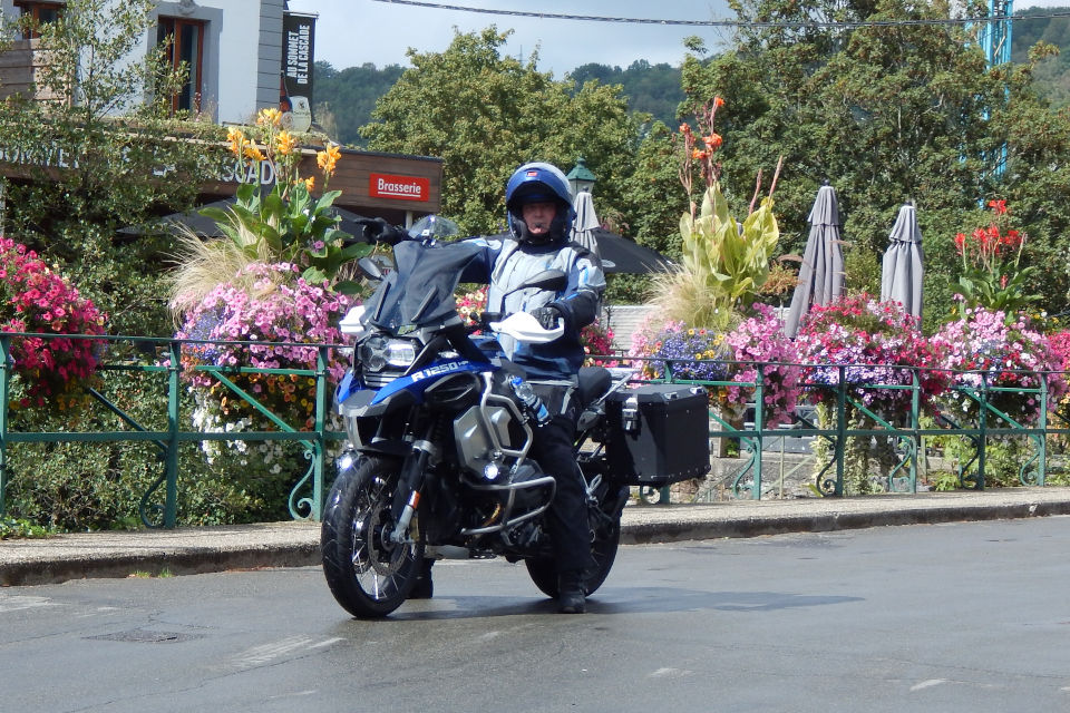 Motorrijbewijspoint Overijssel examengarantie AVB en AVD